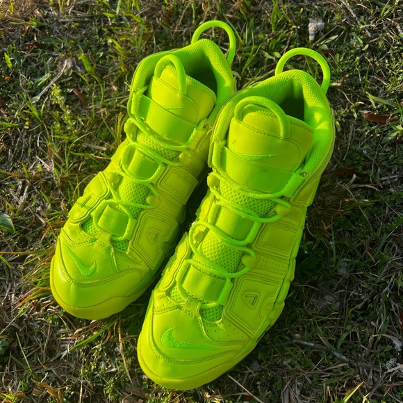 CLEAN Nike size 12 Air More Uptempo Volt 2022 Green shoes - Picture 2 of 13